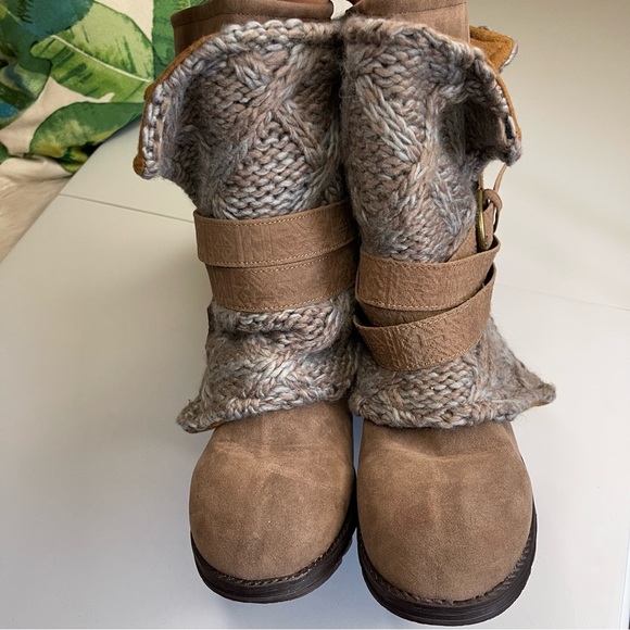 ✨NEW Muk Luks | 3 in 1 Taupe Nikki Belt Wrapped Mid Calf Water Resistant Boots - Picture 4 of 16